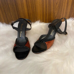 Vintage  Heather Shoes women’s leather open toed sandals in size 8